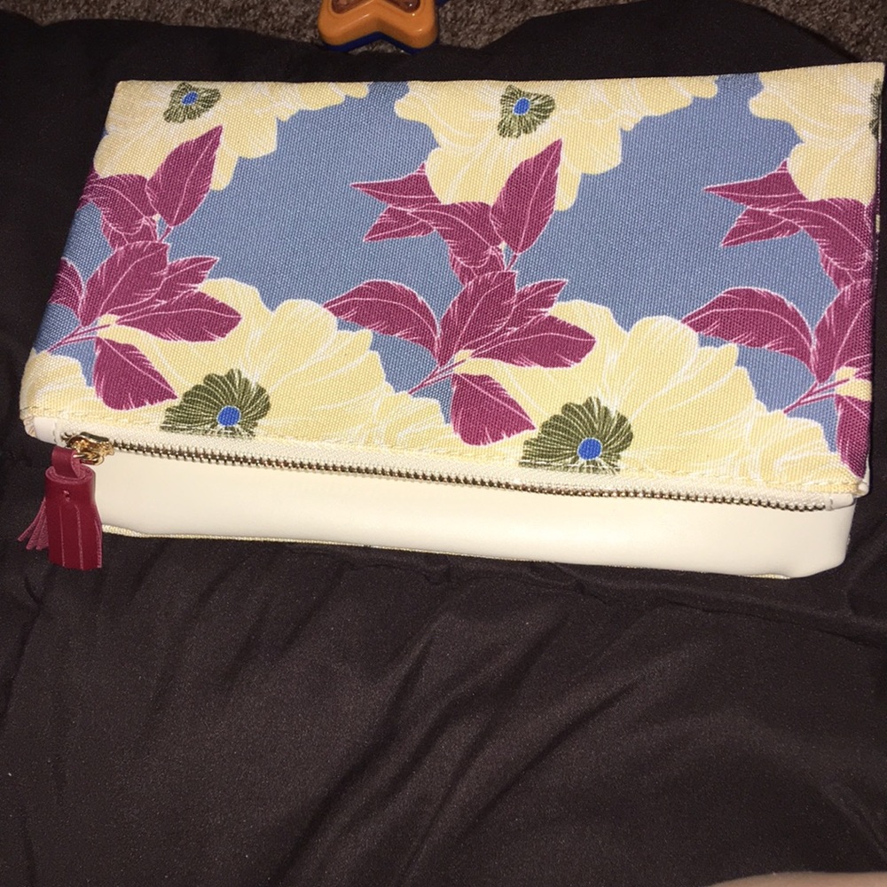 Rachel pally bloom color clutch like new